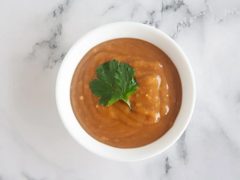 Aliño Oriental de miso, soja y mantequilla de cacahuete