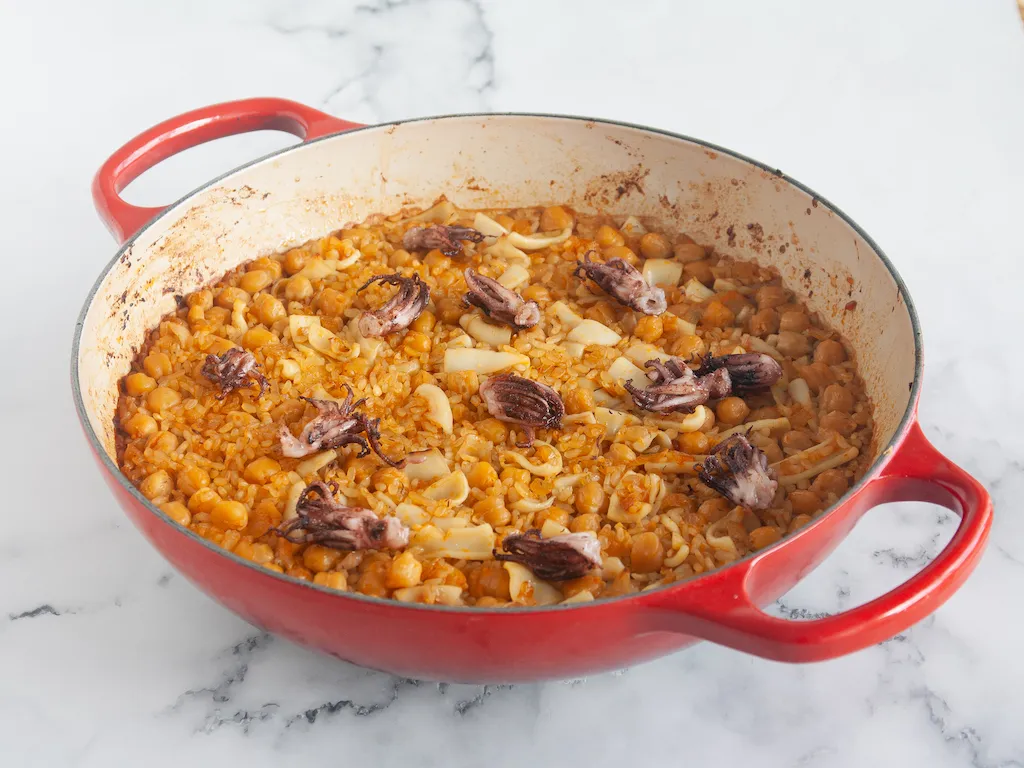 Arroz con calamar al horno