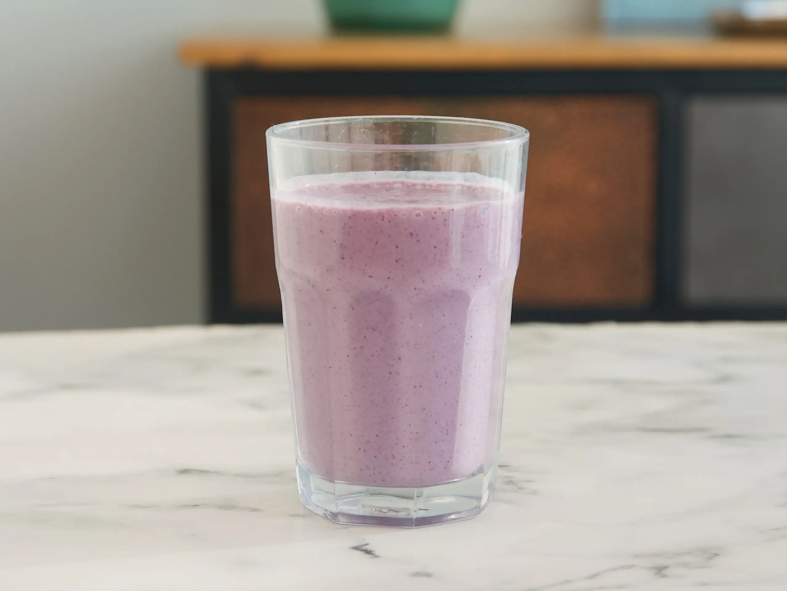 Batido proteico de frutos rojos y lino