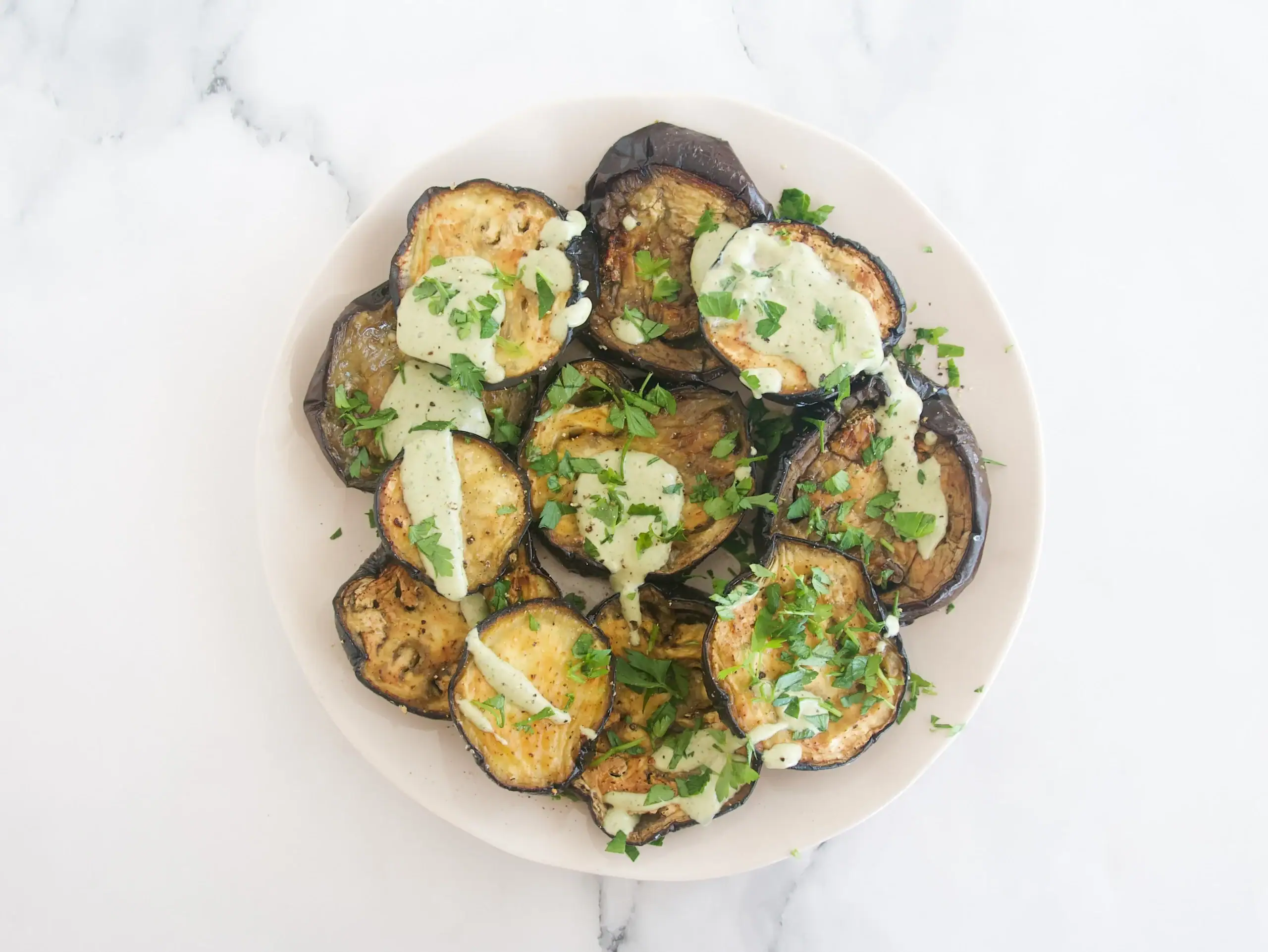 Berenjena al horno con aliño de anchoas