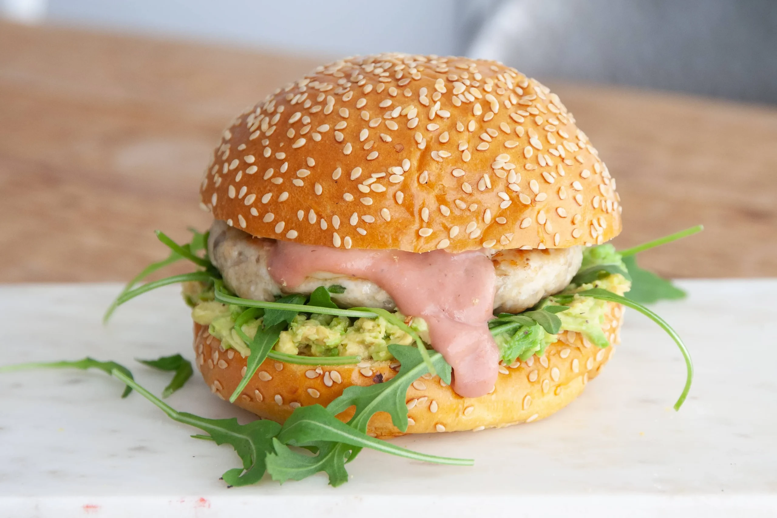 Hamburguesas de pollo y champiñones con kétchup de fresas