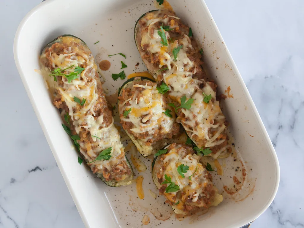 Calabacines rellenos de carne vegetal