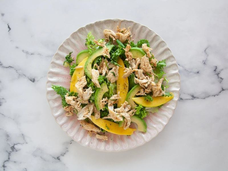 Ensalada de pollo y mango