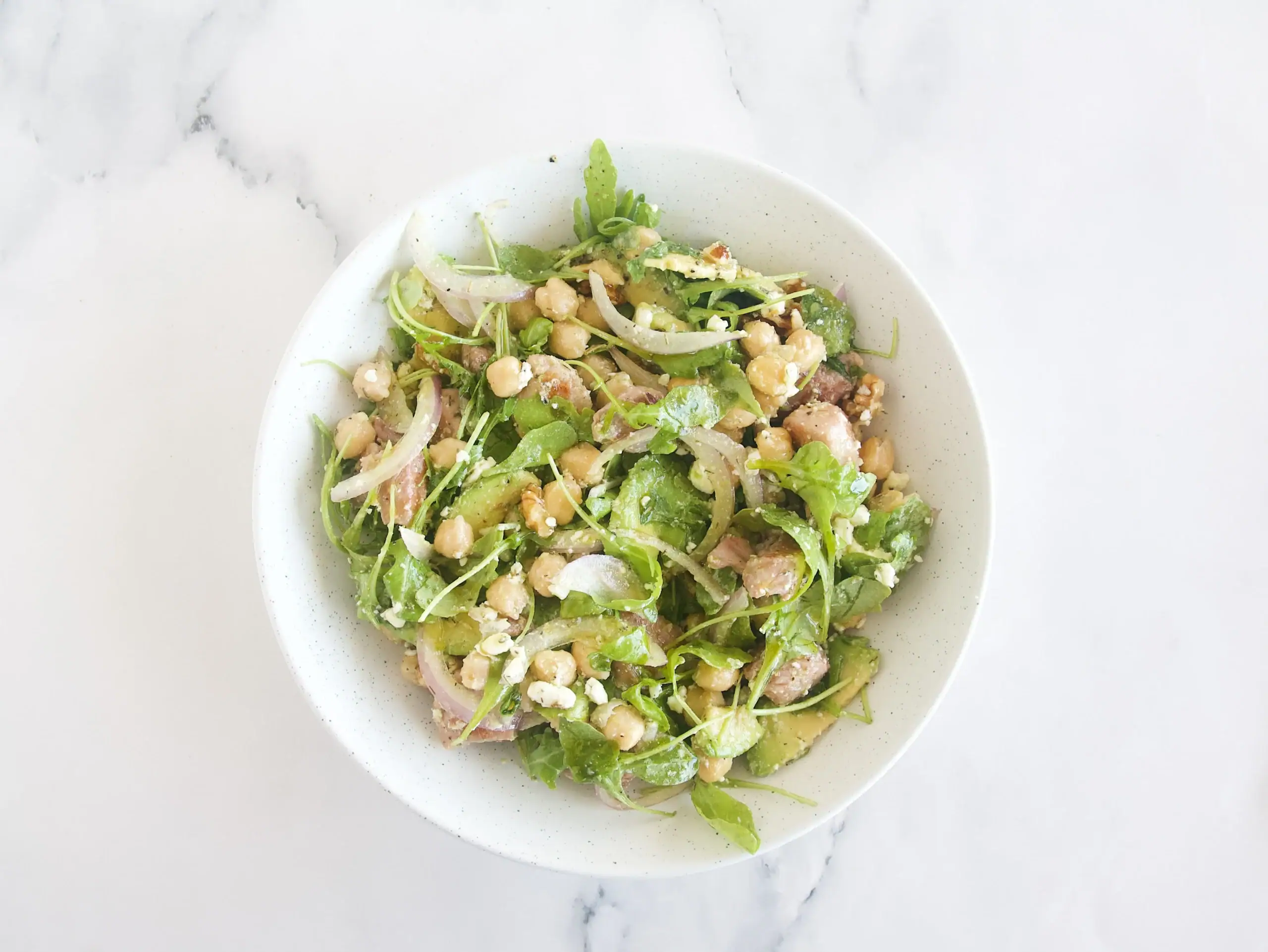 Ensalada de garbanzos, pavo y feta