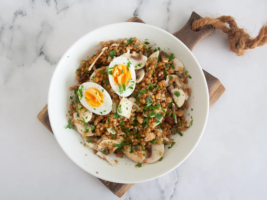 Ensalada de lentejas y champiñones a la mostaza