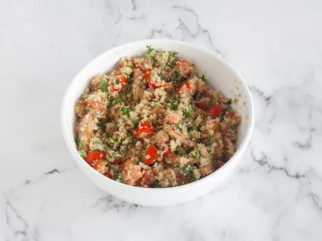 Ensalada de quinoa, tomate y Heura