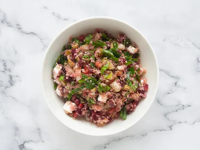 Ensalada de invierno con quinoa y remolacha