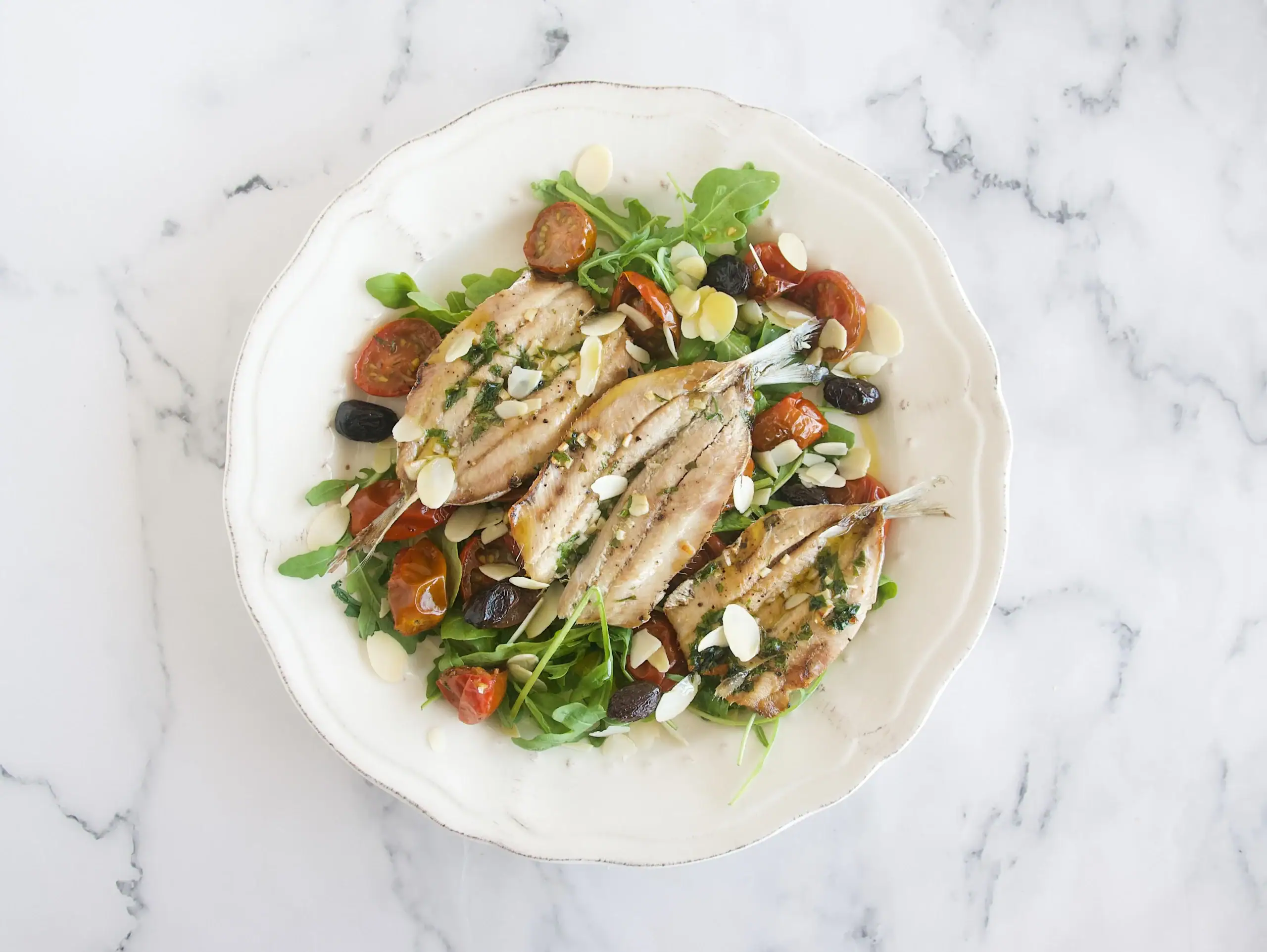 Ensalada de tomates y sardinas (en airfryer)