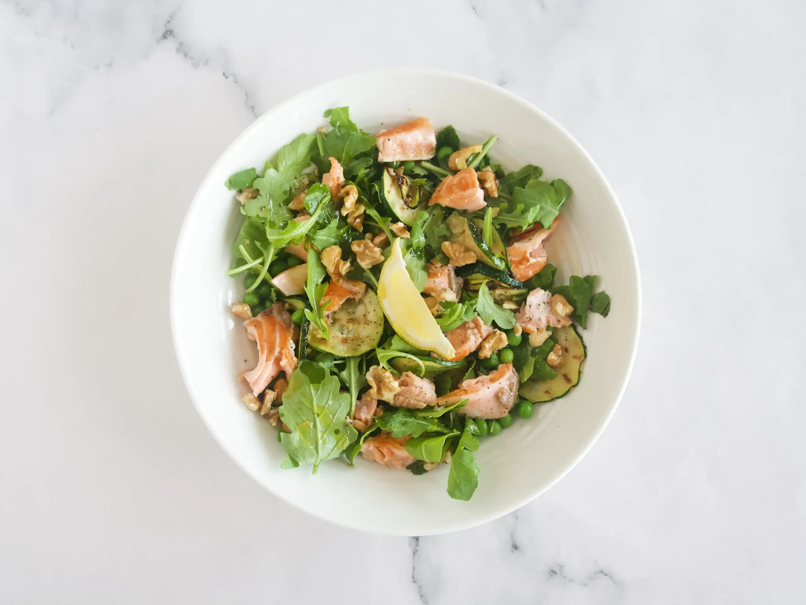 Ensalada de verano de salmón