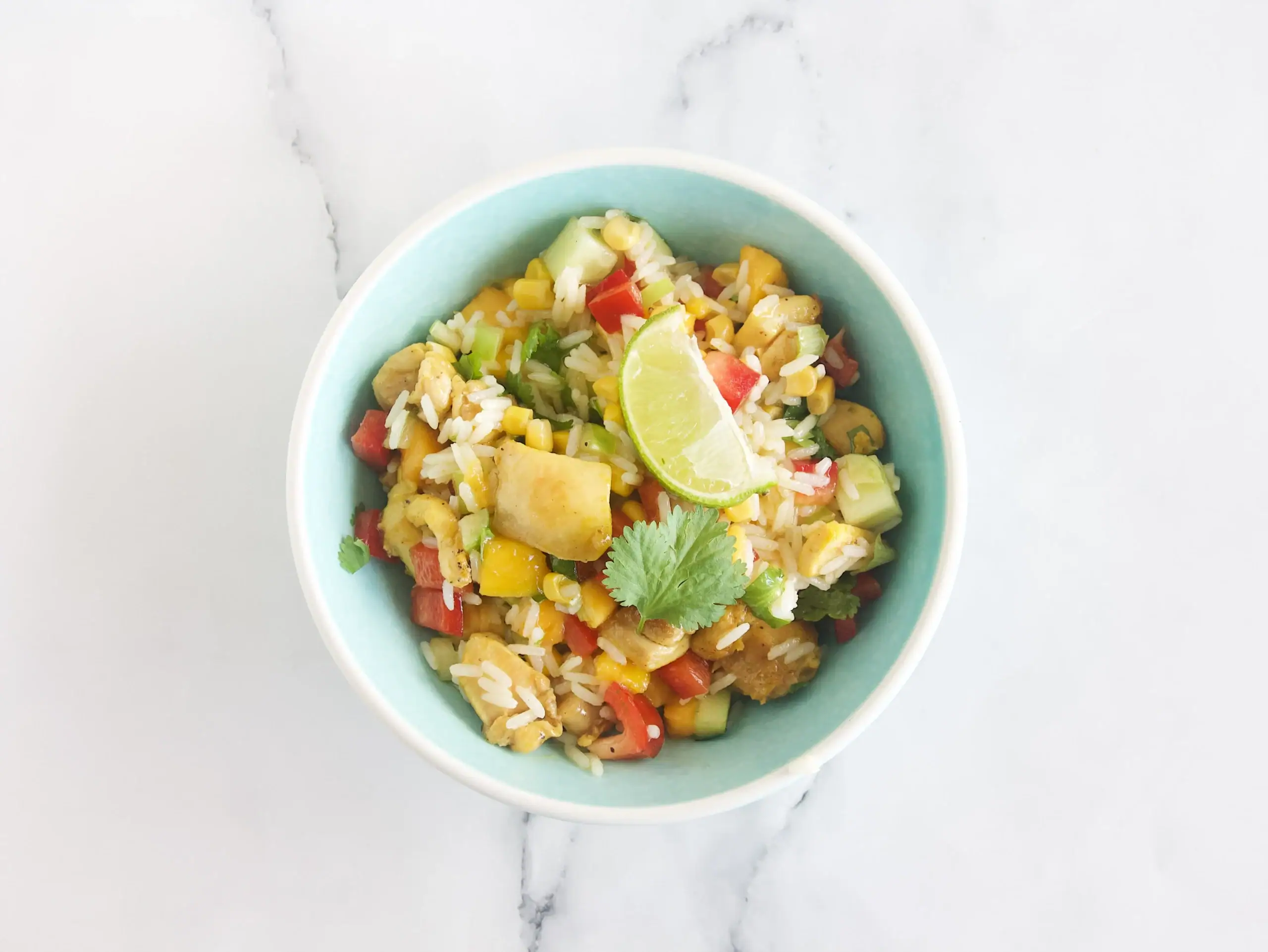 Ensalada tropical con pollo