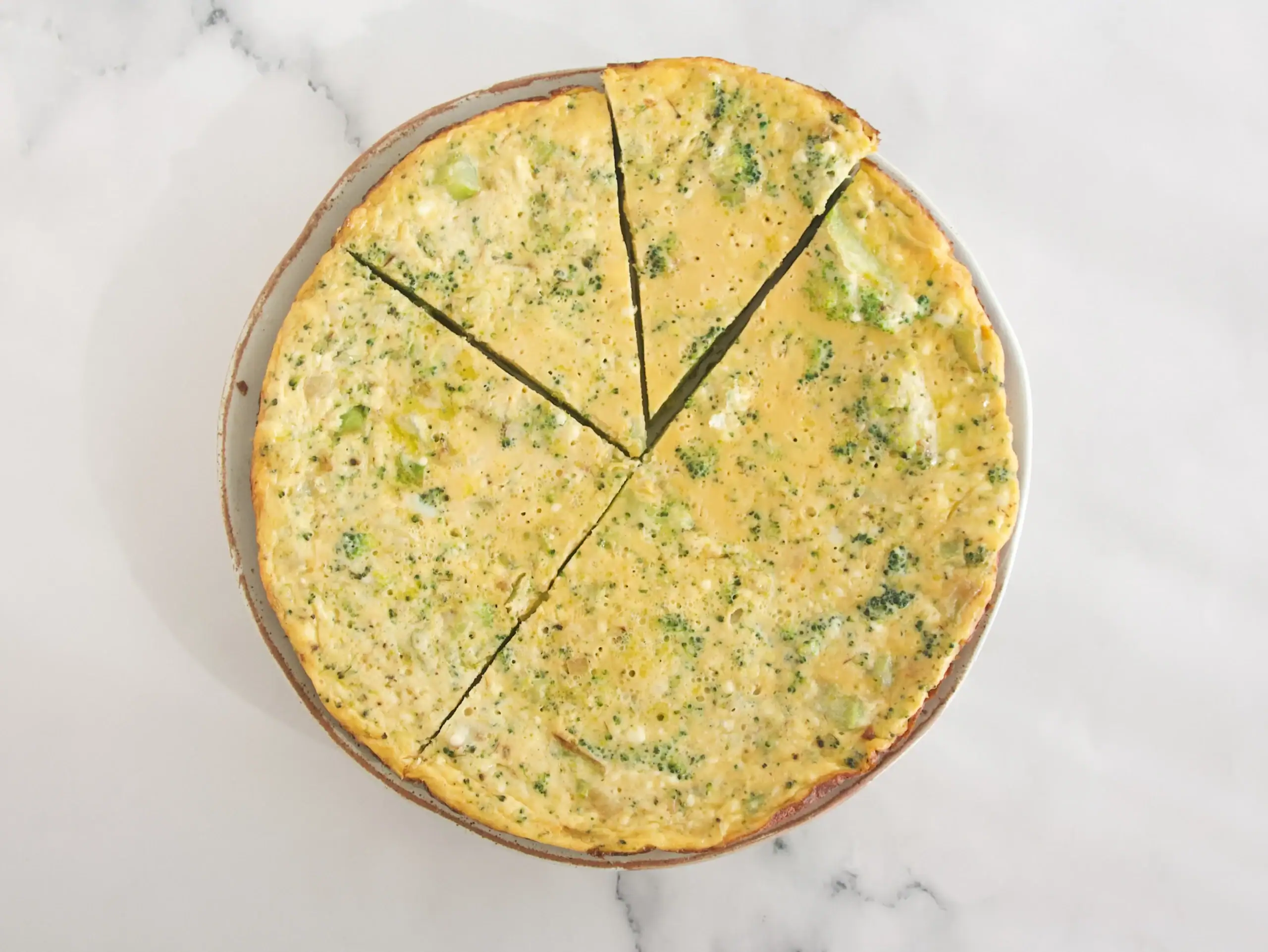 Frittata de brócoli con ricotta y parmesano