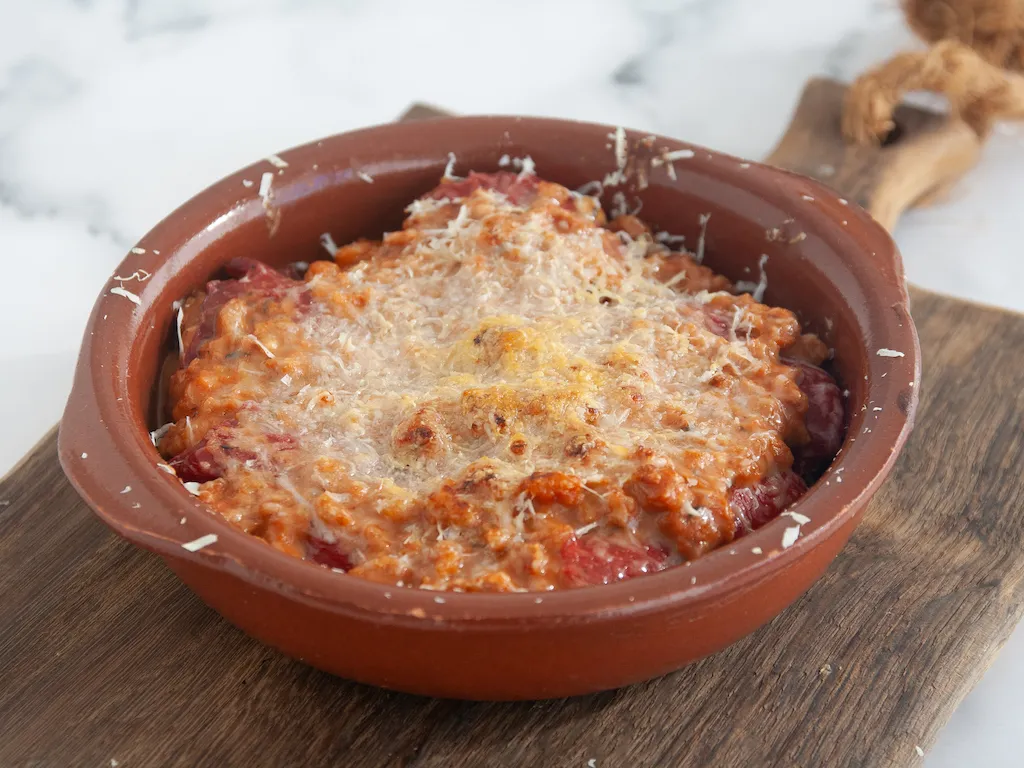 Pimientos del piquillo rellenos con carne vegetal