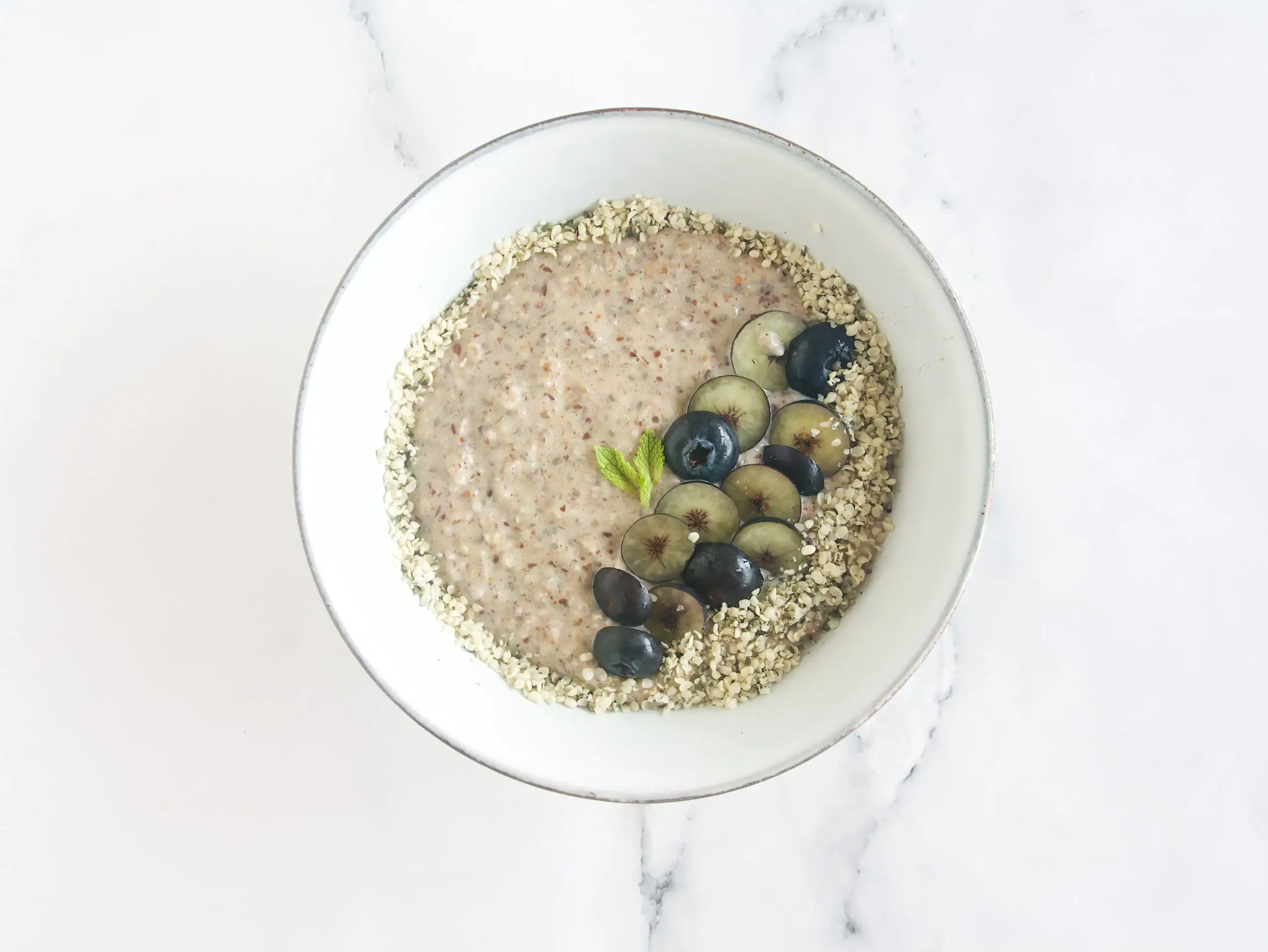 Porridge proteico de cacahuete y lino con semillas