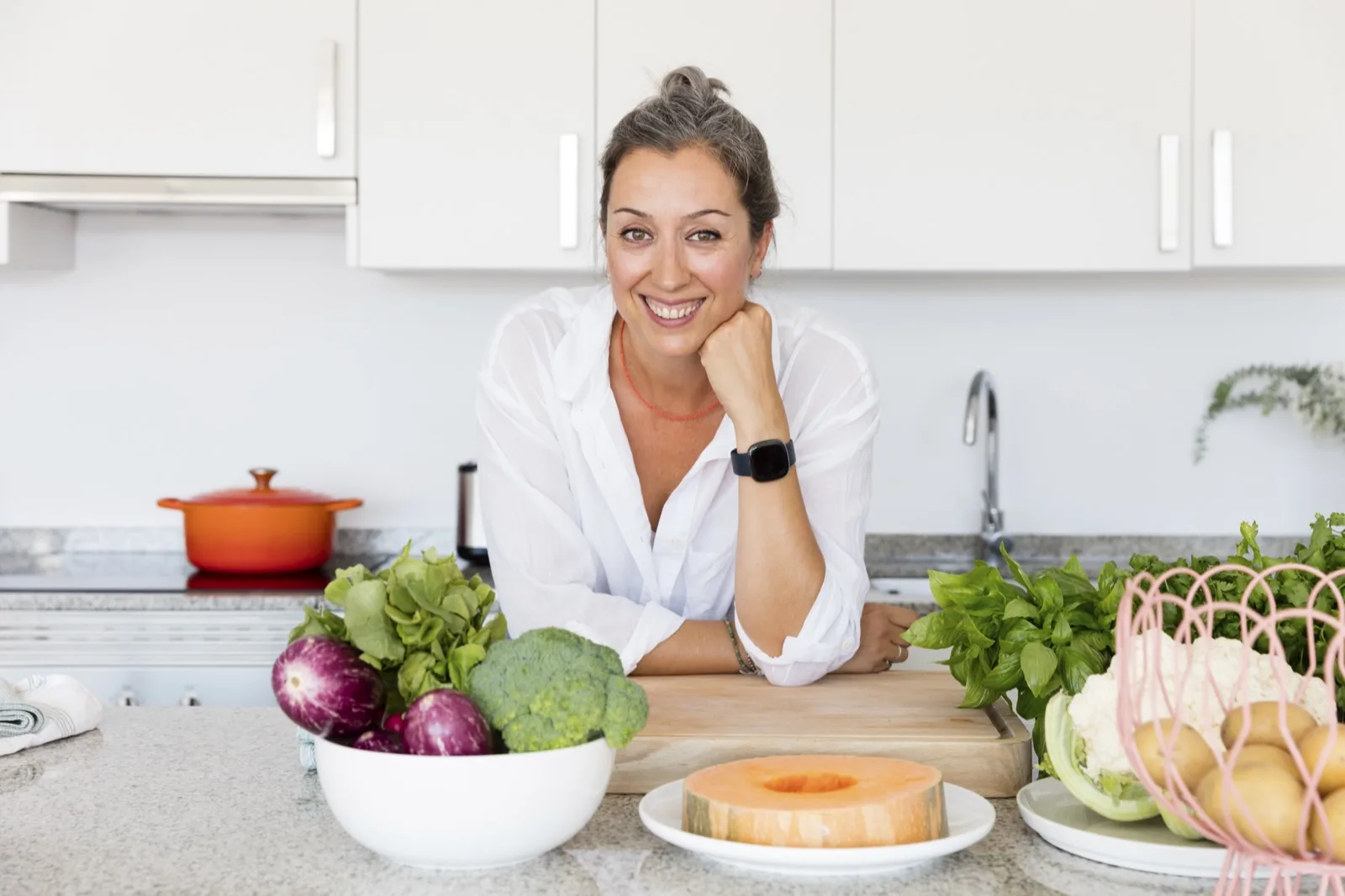 Raquel-Bernacer-mesa-cocina