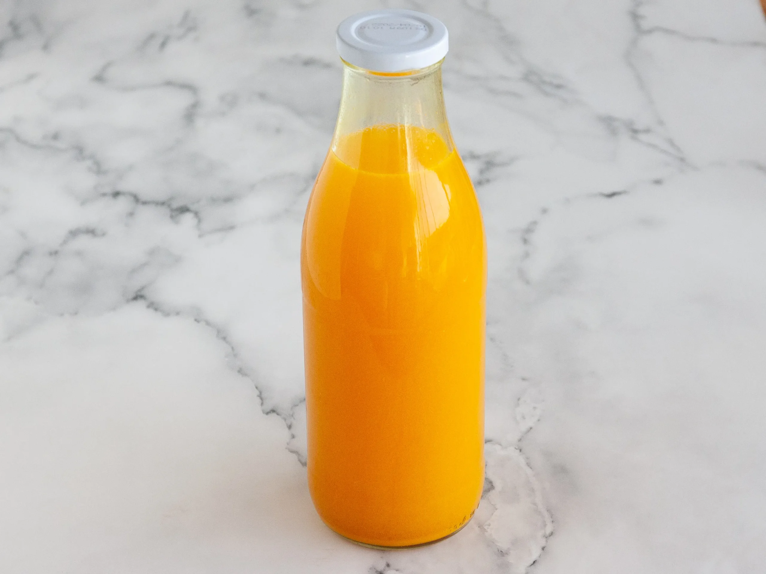 Refresco antiinflamatorio de cúrcuma, canela y jengibre