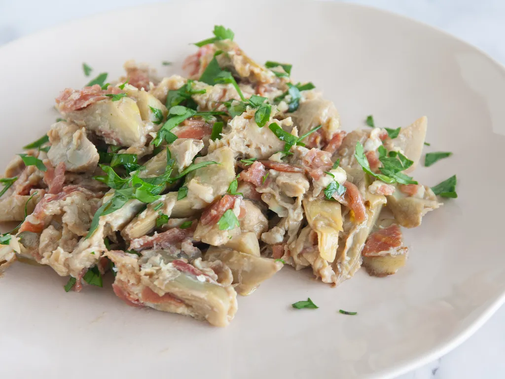 Revuelto de Huevos con Alcachofas y Jamón Serrano